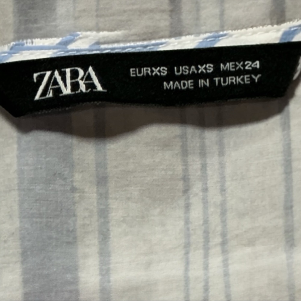 Zara - NWOT -  Women's Blue Striped Top Size XS - Picture 2 of 3